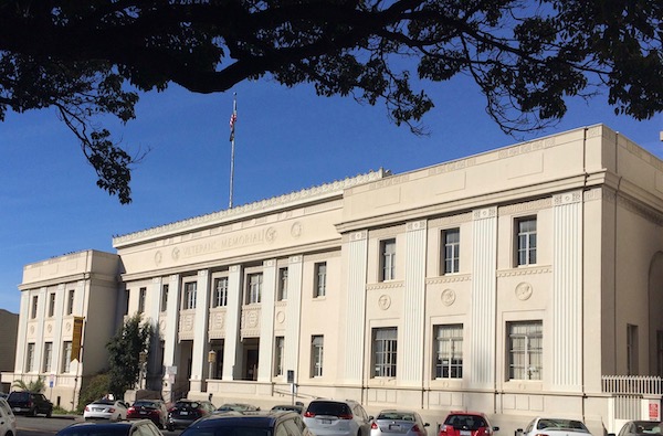 Picture of Veterans Memorial Building, 1931 Center Street